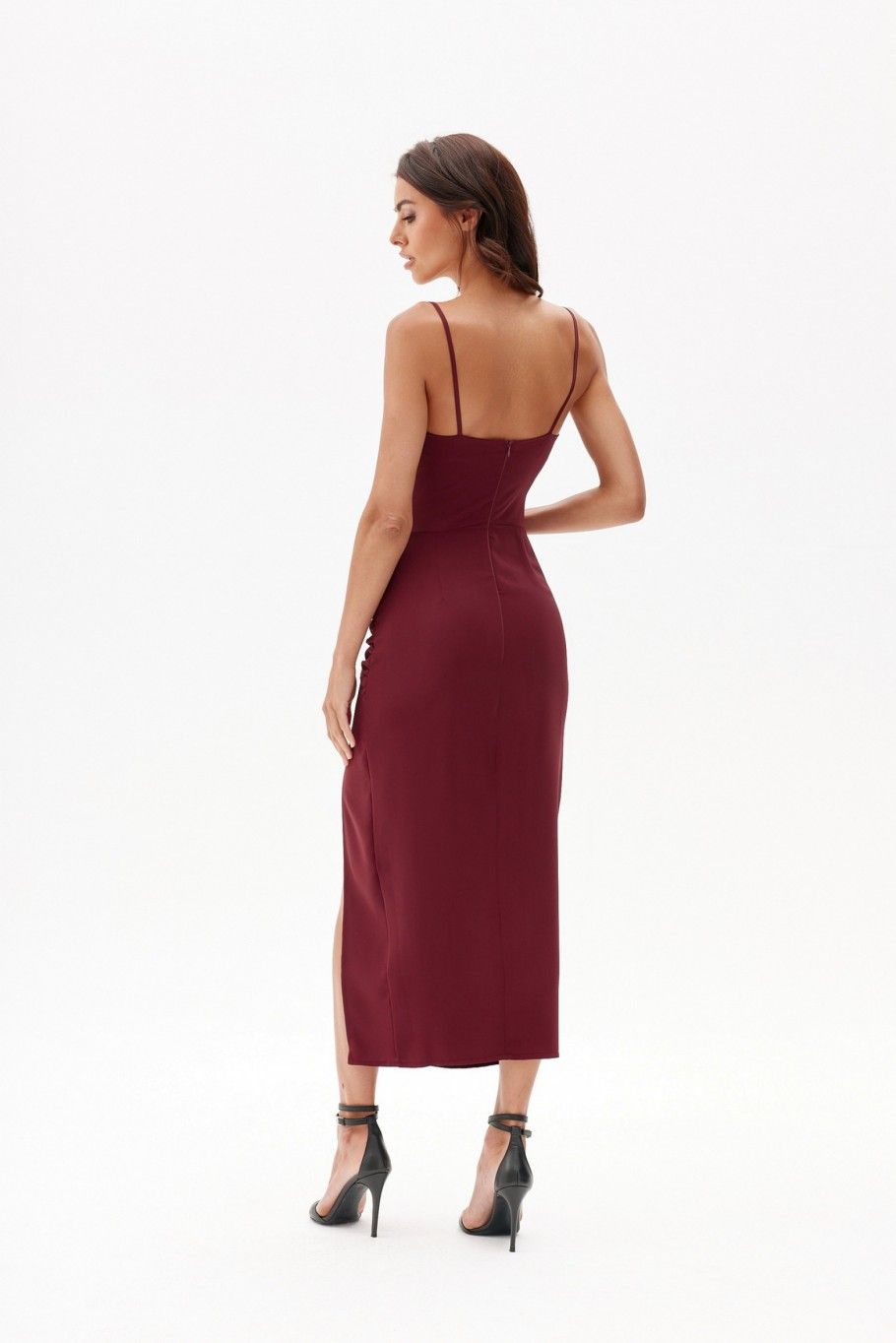 Rochie midi cu drapaj și trandafir decorativ în culoare bordo