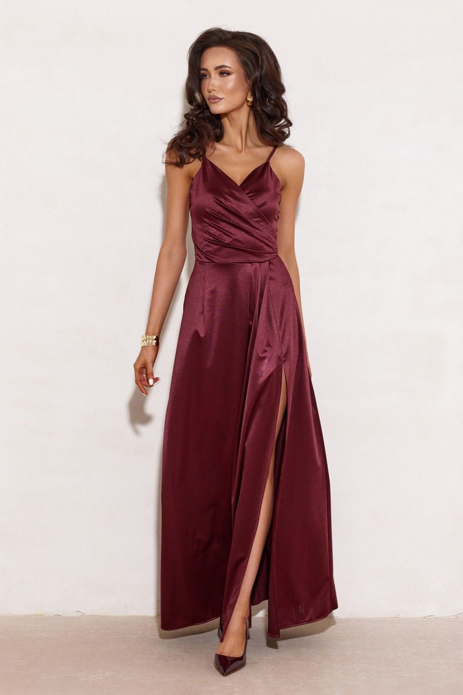 Rochie maxi din satin cu bretele, culoare bordo