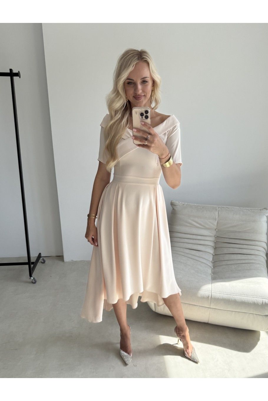 Rochie midi în nuanță de vanilie