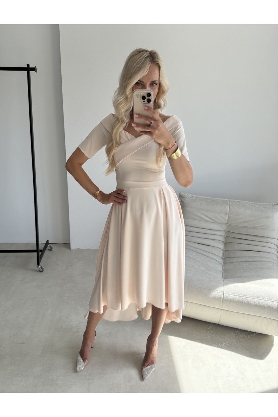 Rochie midi în nuanță de vanilie