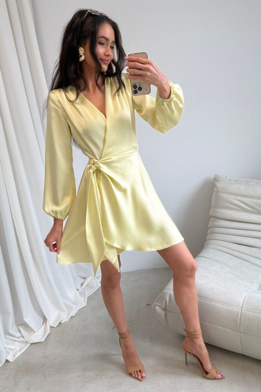 Rochie mini galbenă petrecută