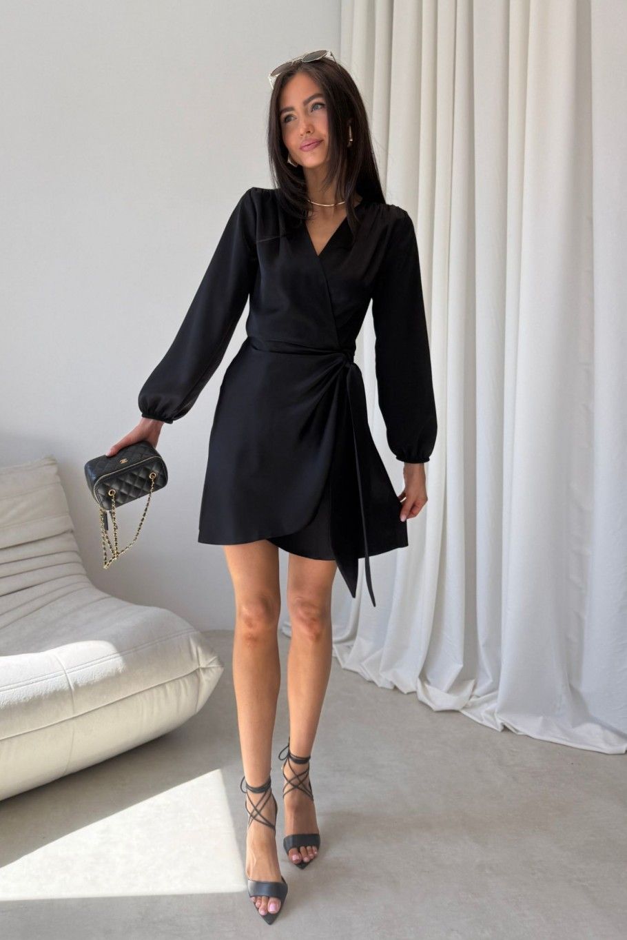 Rochie mini Catlin neagră, tip wrap