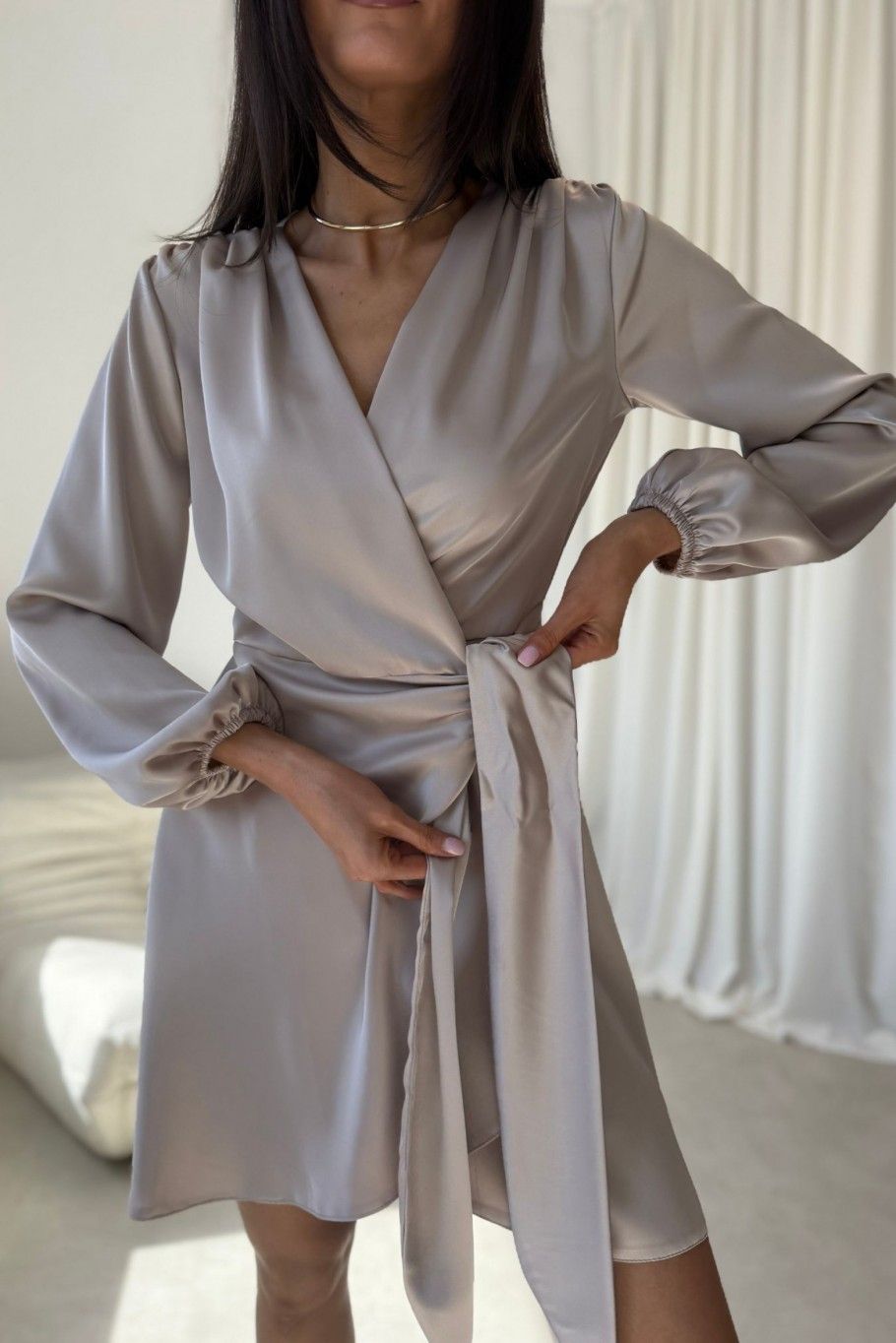 Catlin – rochie mini în nuanță bej deschis