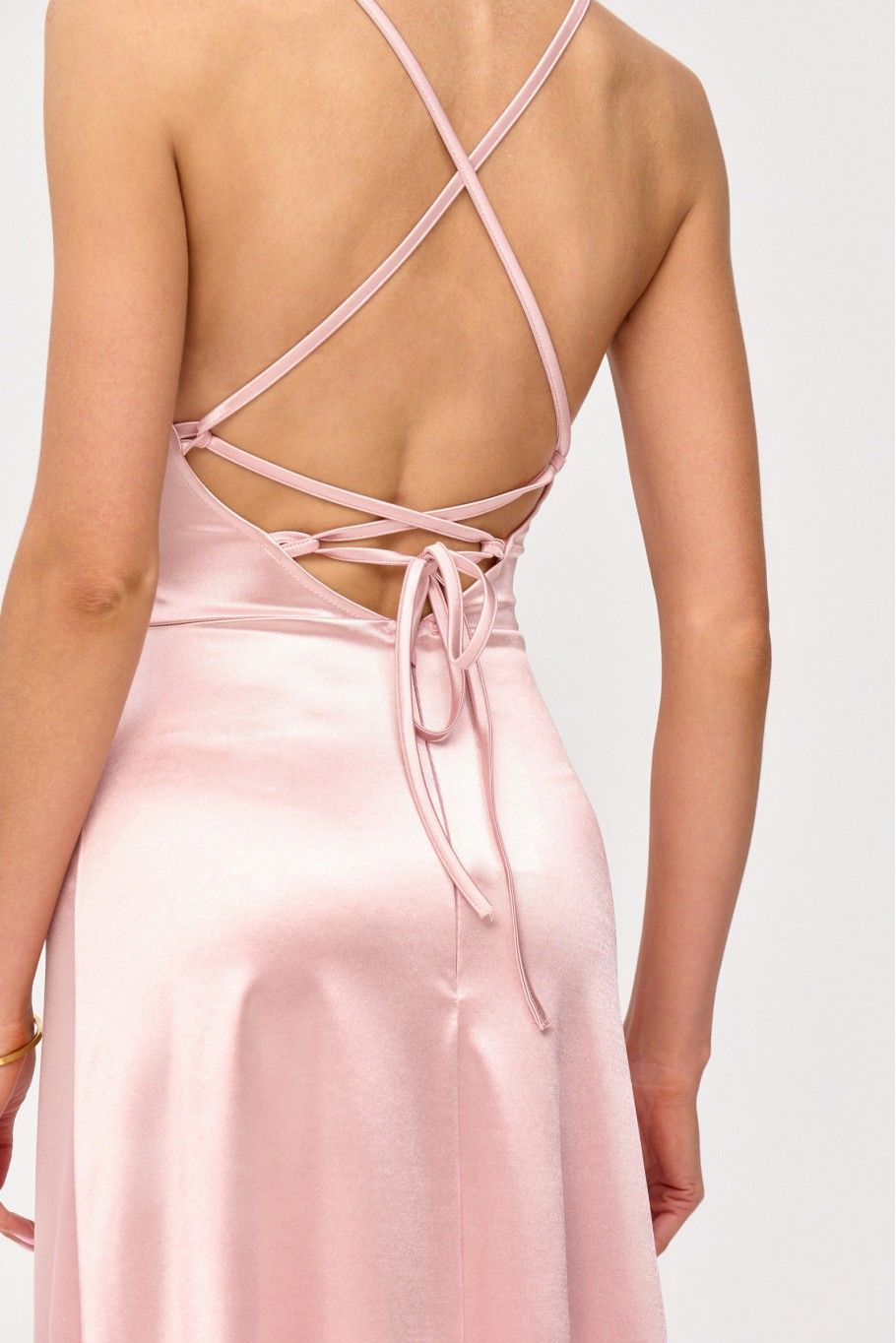 Rochie maxi satinată cu legare la spate, roz