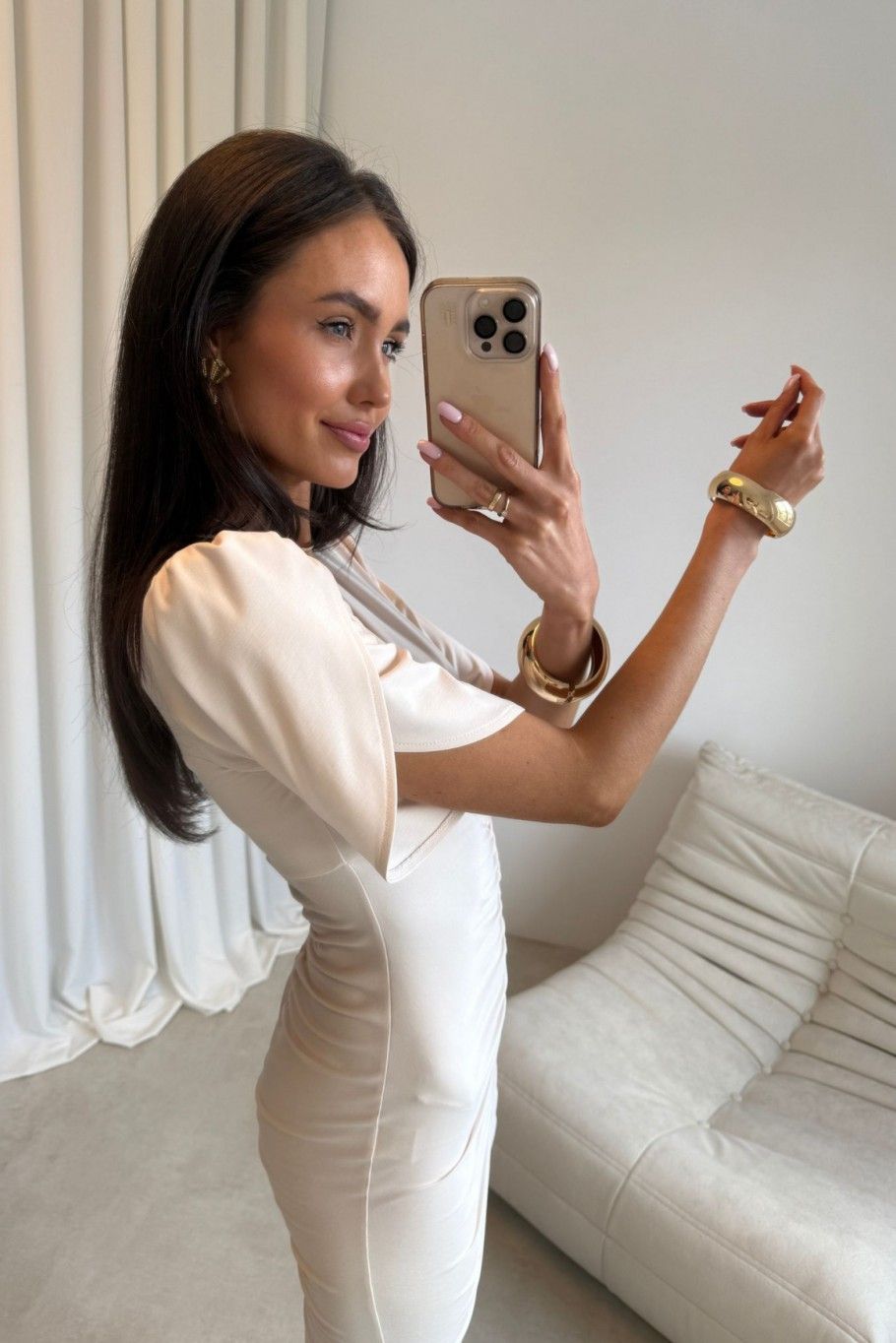 Rochie midi în nuanță de vanilie