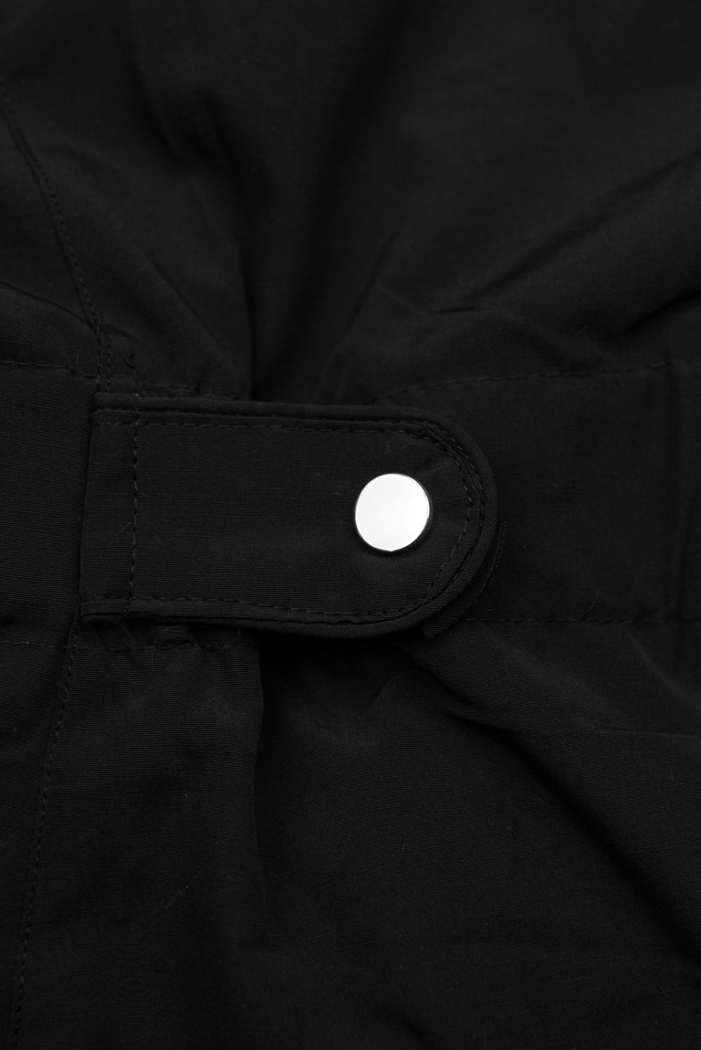 Parka de iarnă neagră cu pluș maro