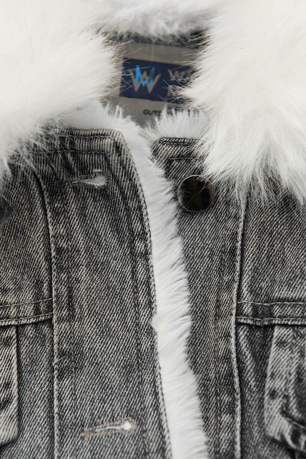 Jachetă gri denim cu blană albă