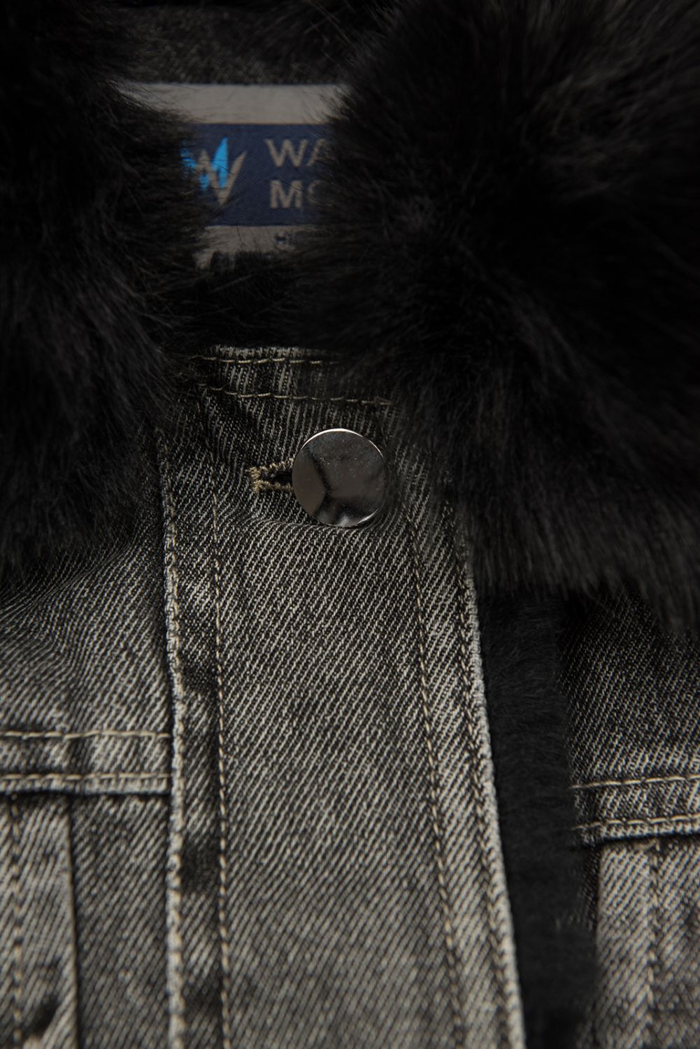 Jachetă gri denim cu blană neagră