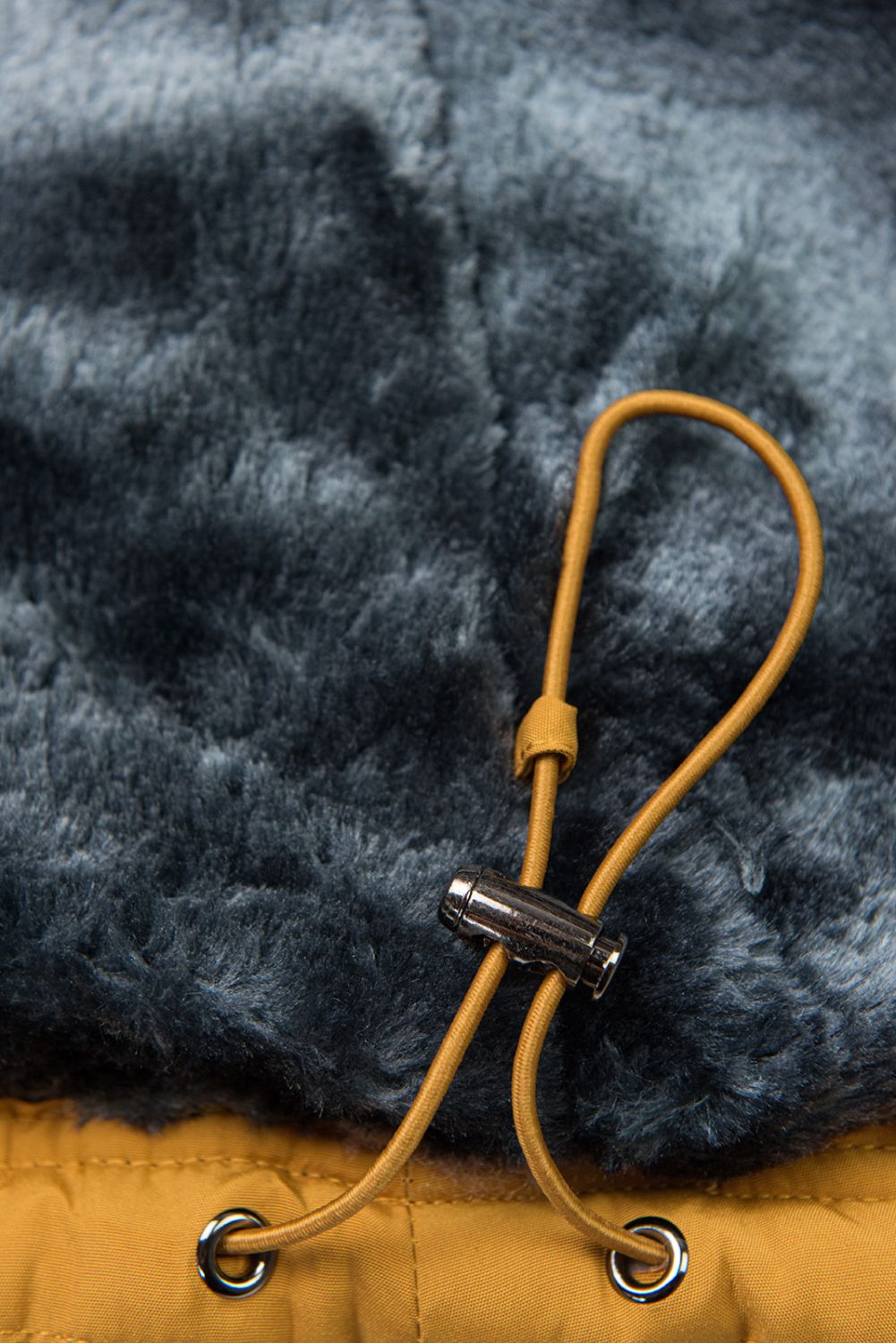 Geacă de iarnă galbenă cu pluș gri