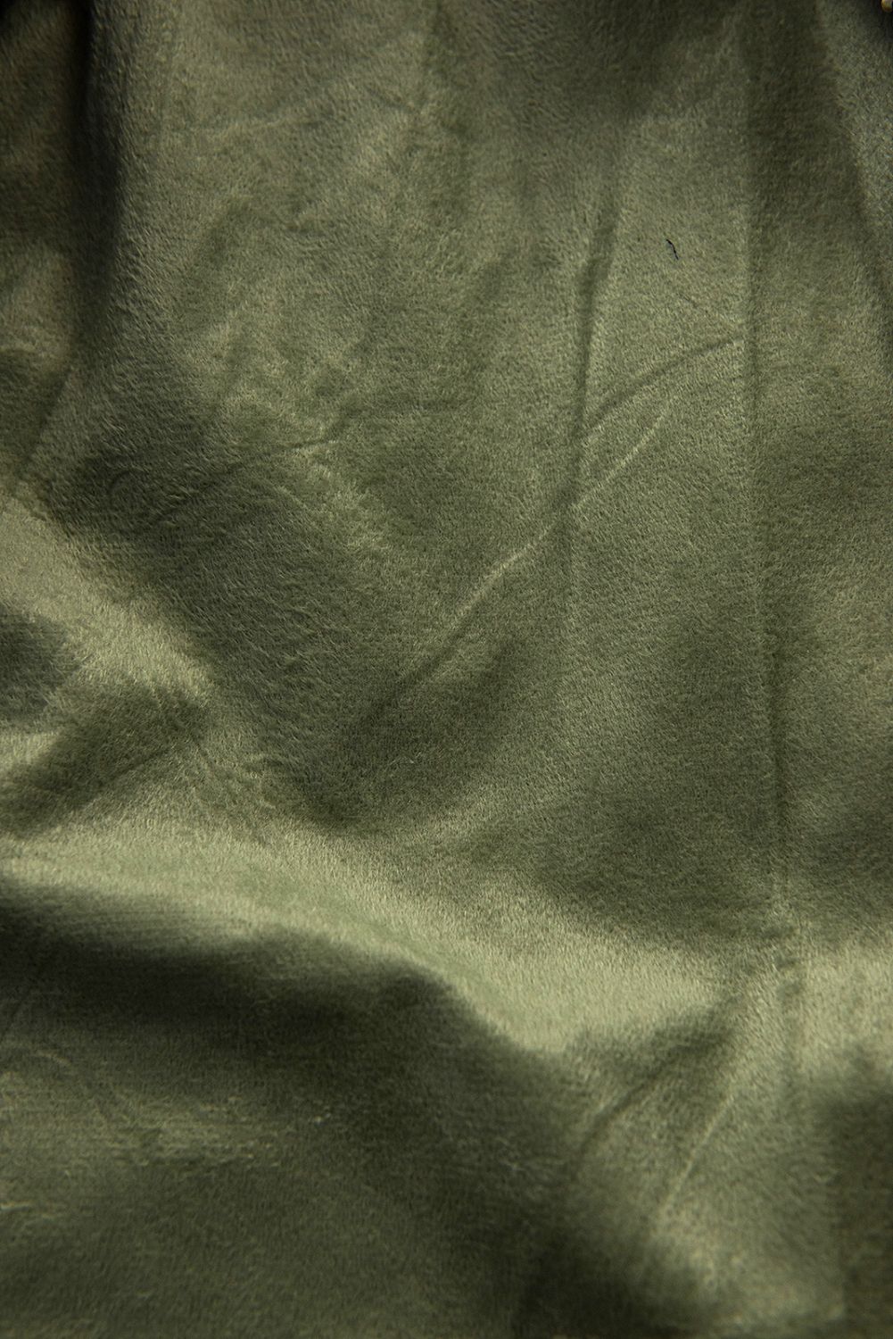 Geacă de iarnă verde măslină cu guler foarte înalt