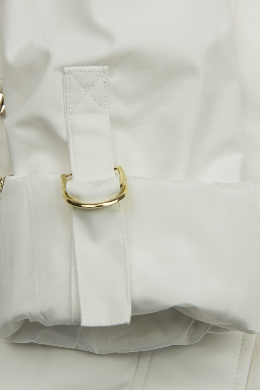 Parka pentru damă cu detalii aurii albă