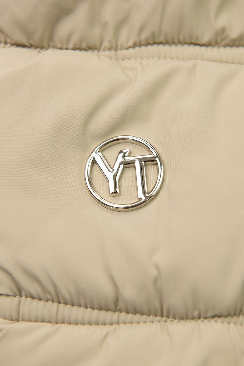 Geacă de iarnă cu curea bej