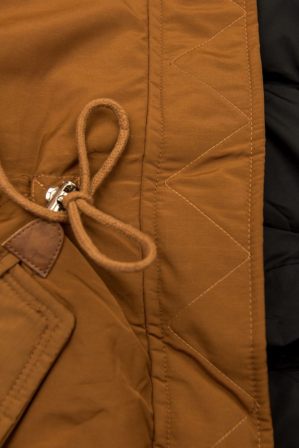 Parka reversibilă potrivită pentru iarnă maro/neagră