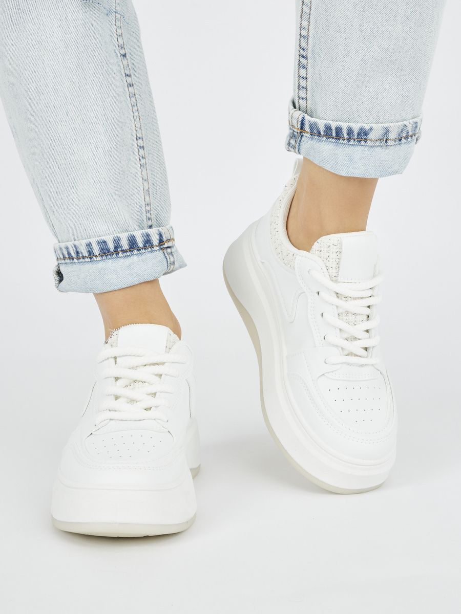 Adidași albi pentru femei cu talpă groasă