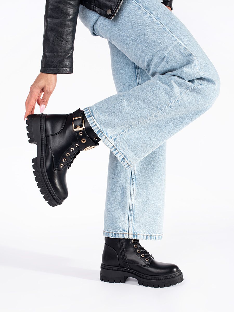 Botine negre pentru femei cu curea decorativă