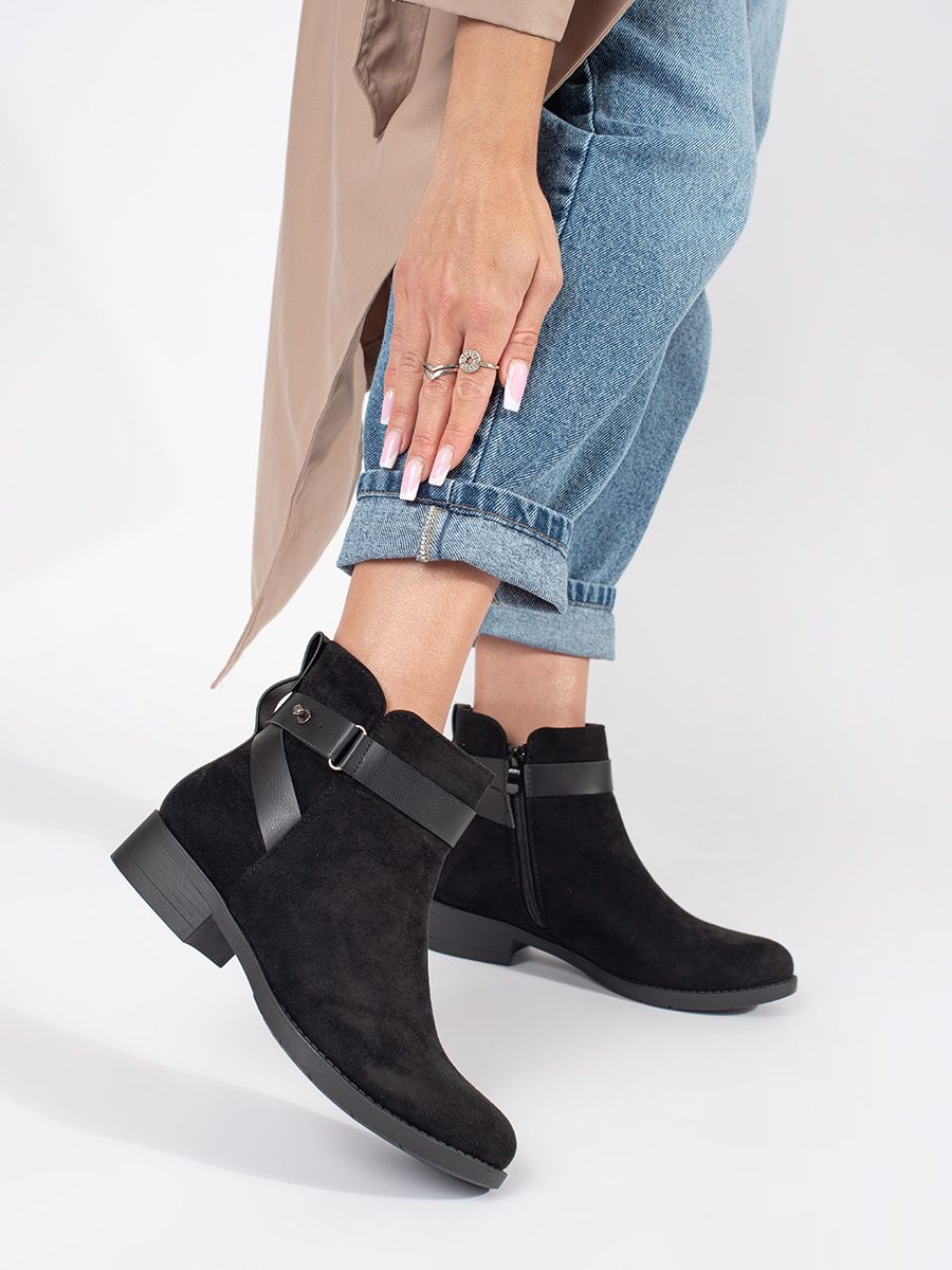 Botine negre din suede cu curea decorativă