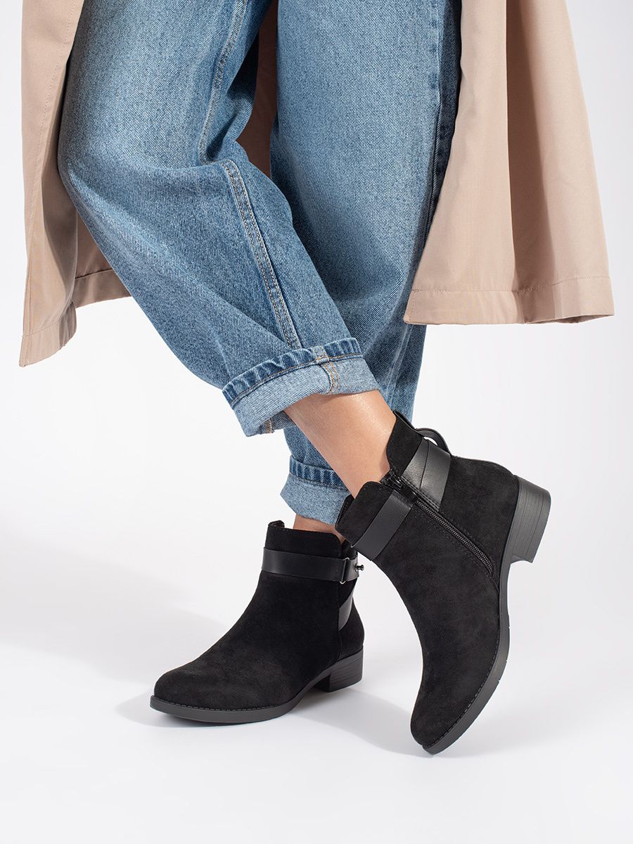 Botine negre din suede cu curea decorativă