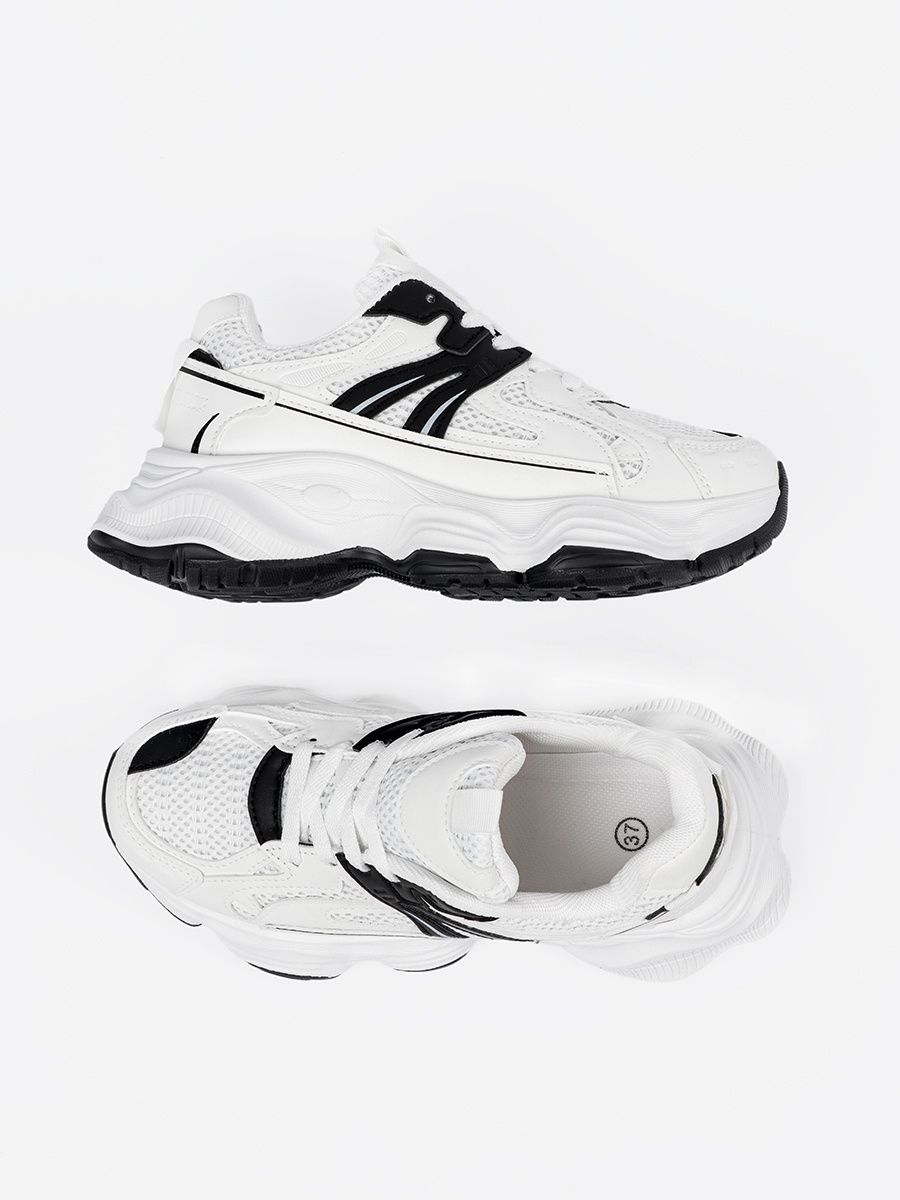 Adidași albi cu talpă groasă