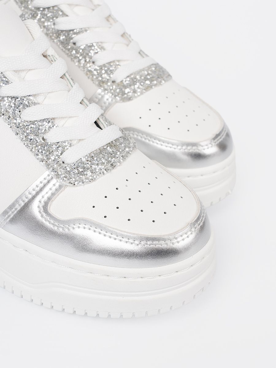 Sneakersi alb-argintii cu detalii strălucitoare