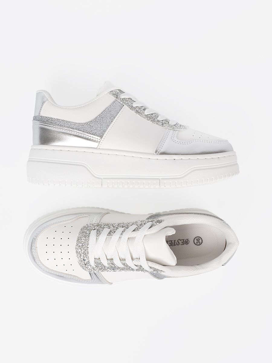 Sneakersi alb-argintii cu detalii strălucitoare