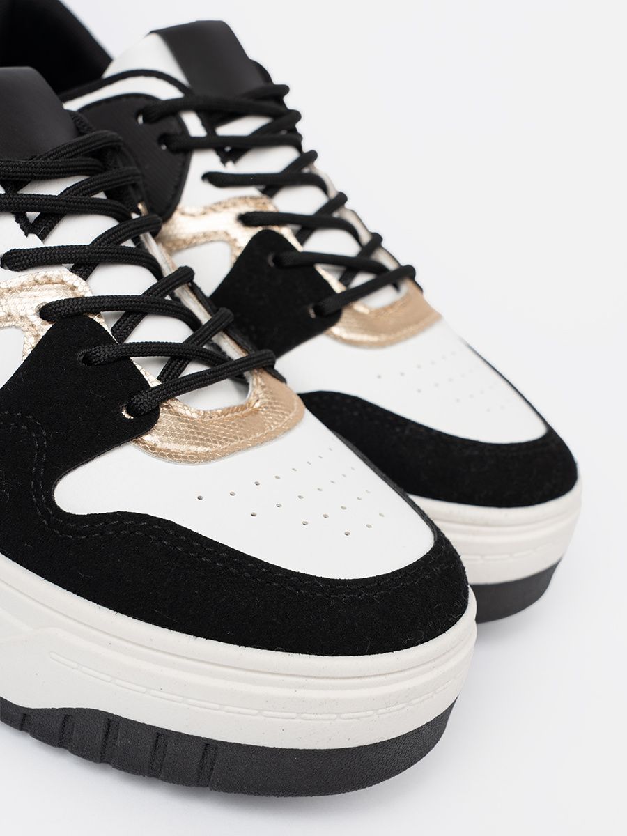 Sneakersi negri-albi cu detalii aurii