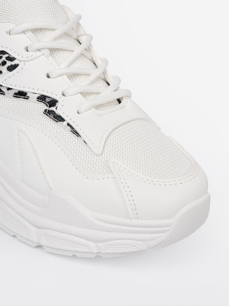 Pantofi sport albi cu accent decorativ