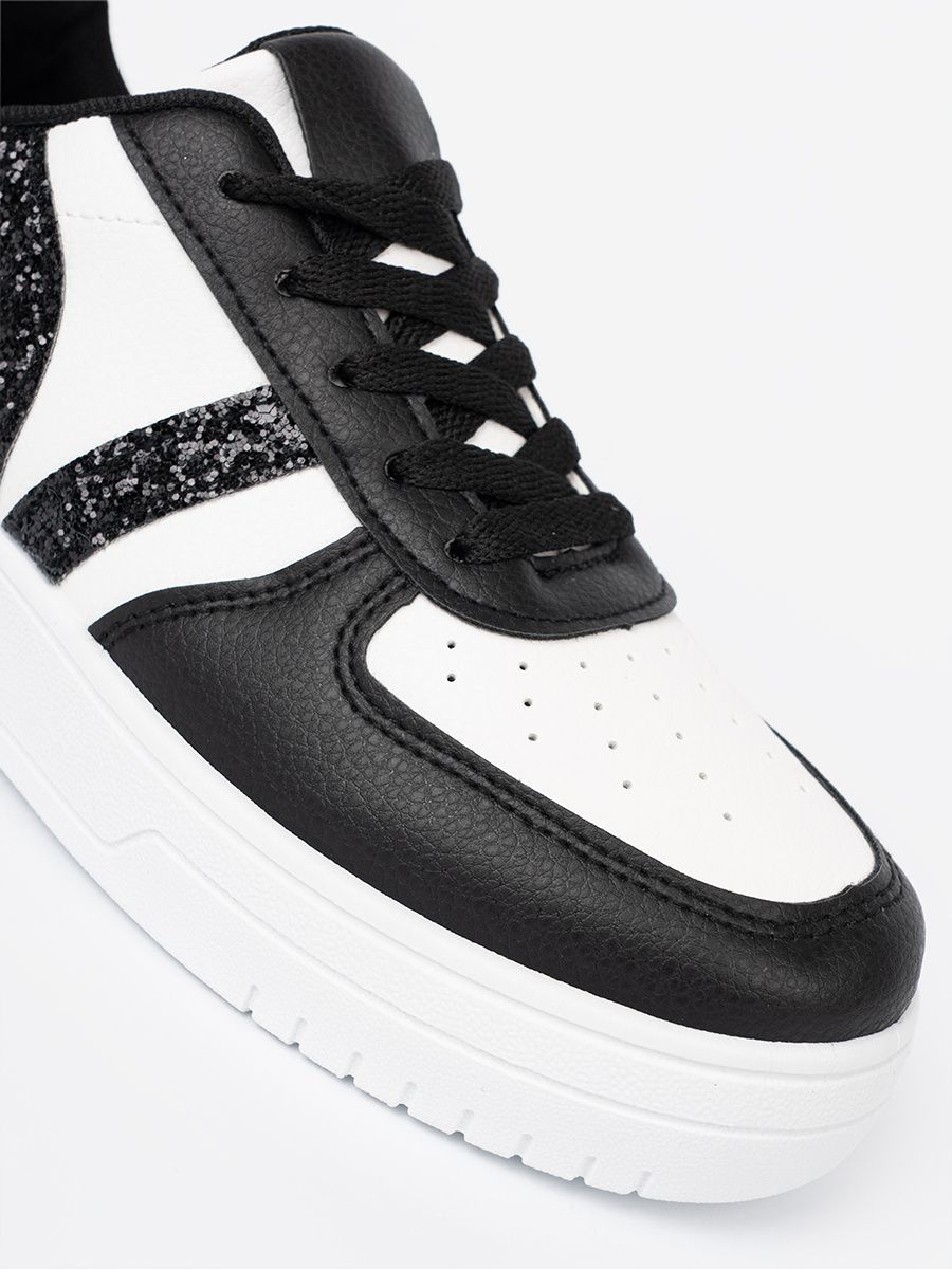 Sneakersi stilati alb-negru cu detalii strălucitoare