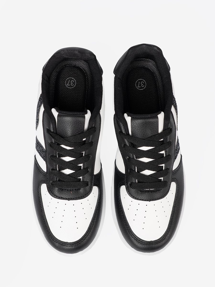 Sneakersi stilati alb-negru cu detalii strălucitoare
