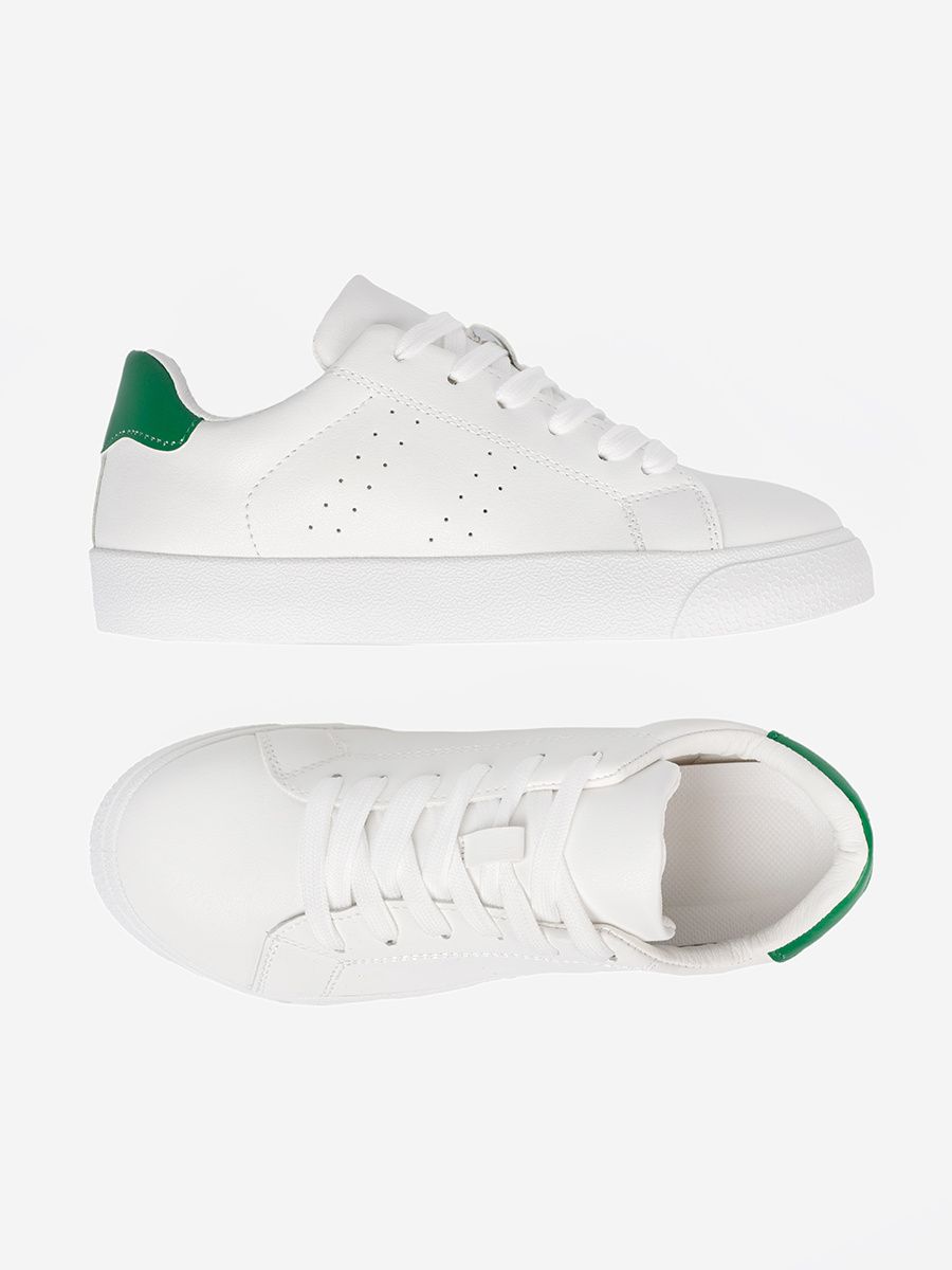 Sneakersi clasici albi cu accent verde