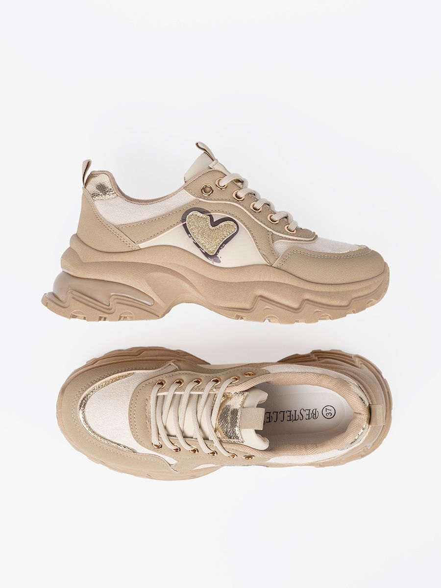 Sneakersi bej cu inimă aurie decorativă