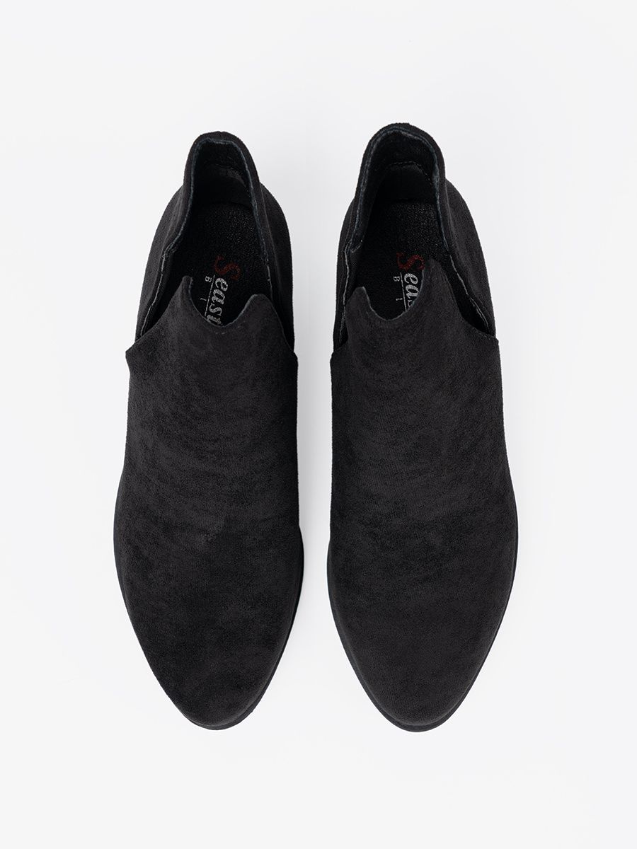 Botine negre cu decupaje