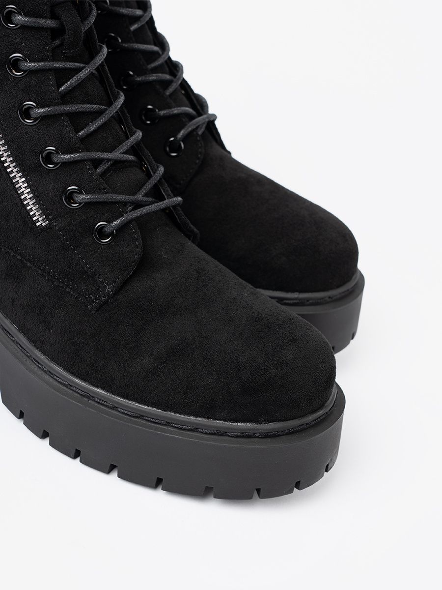 Botine negre cu aspect de velur