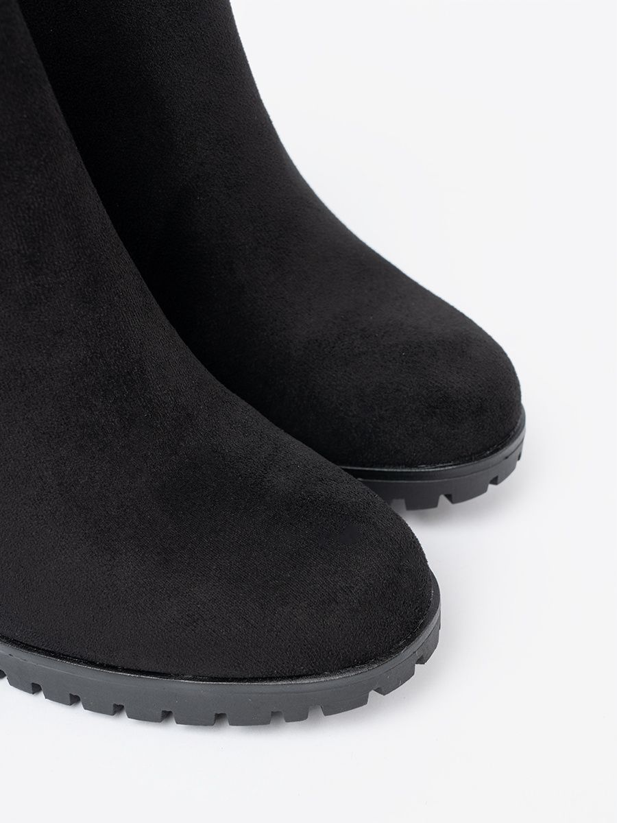 Botine negre cu toc bloc și cataramă decorativă