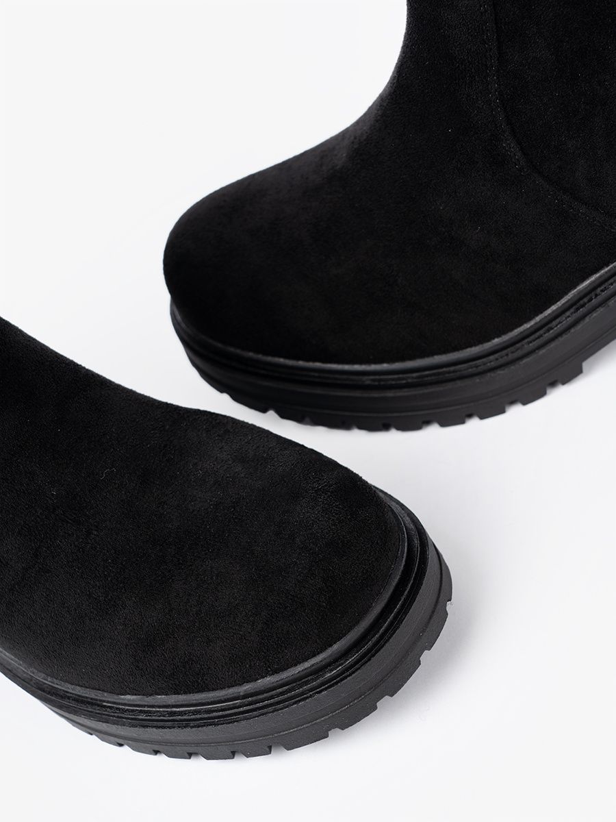 Botine negre cu talpă masivă