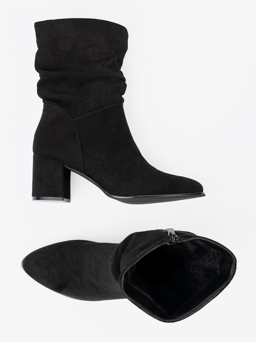 Botine negre din suede cu pliuri elegante