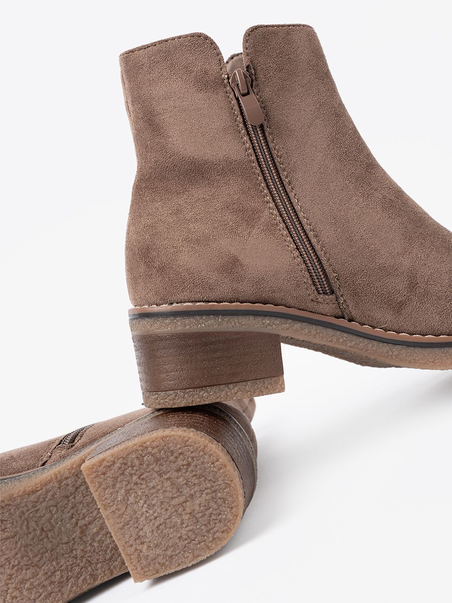 Botine clasice bej închis cu toc stabil