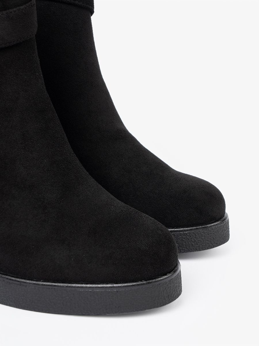 Botine negre din imitație de zăms cu cataramă elegantă