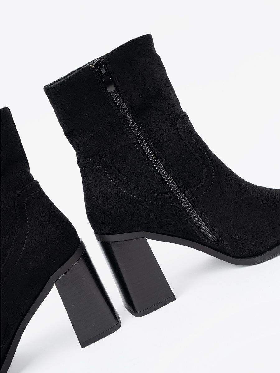 Botine negre cu toc