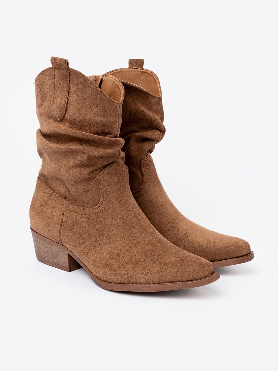 Botine maro cu croi clasic