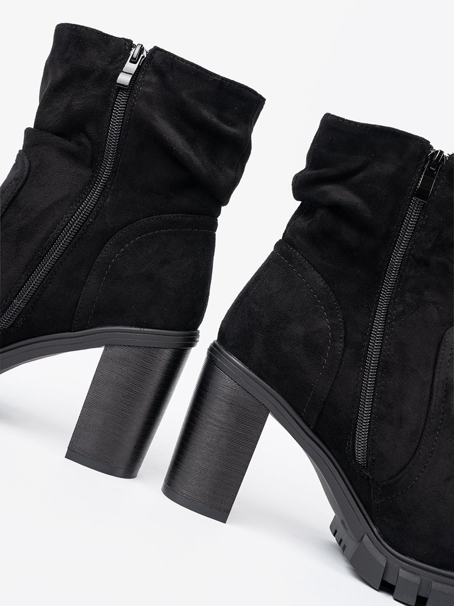 Botine negre elegante cu guler plisat