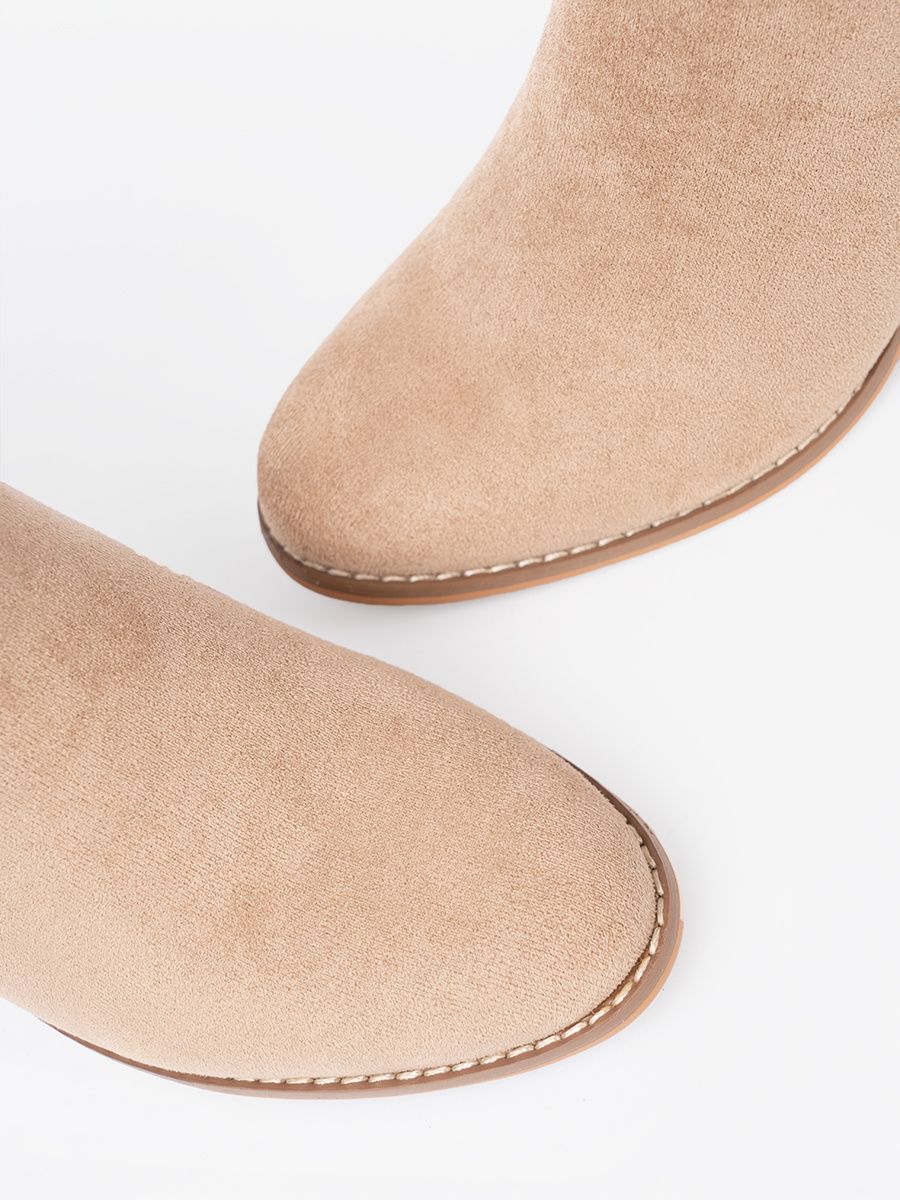 Botine elegante bej cu cataramă decorativă