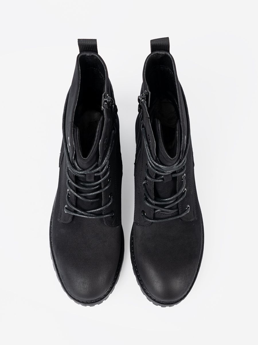 Botine negre la modă cu șnur decorativ