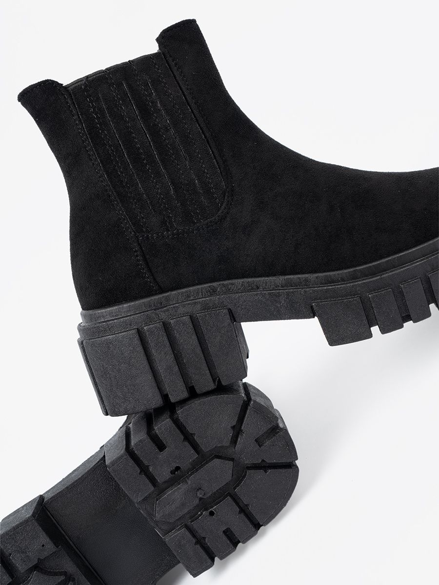 Botine negre stilate pe platformă