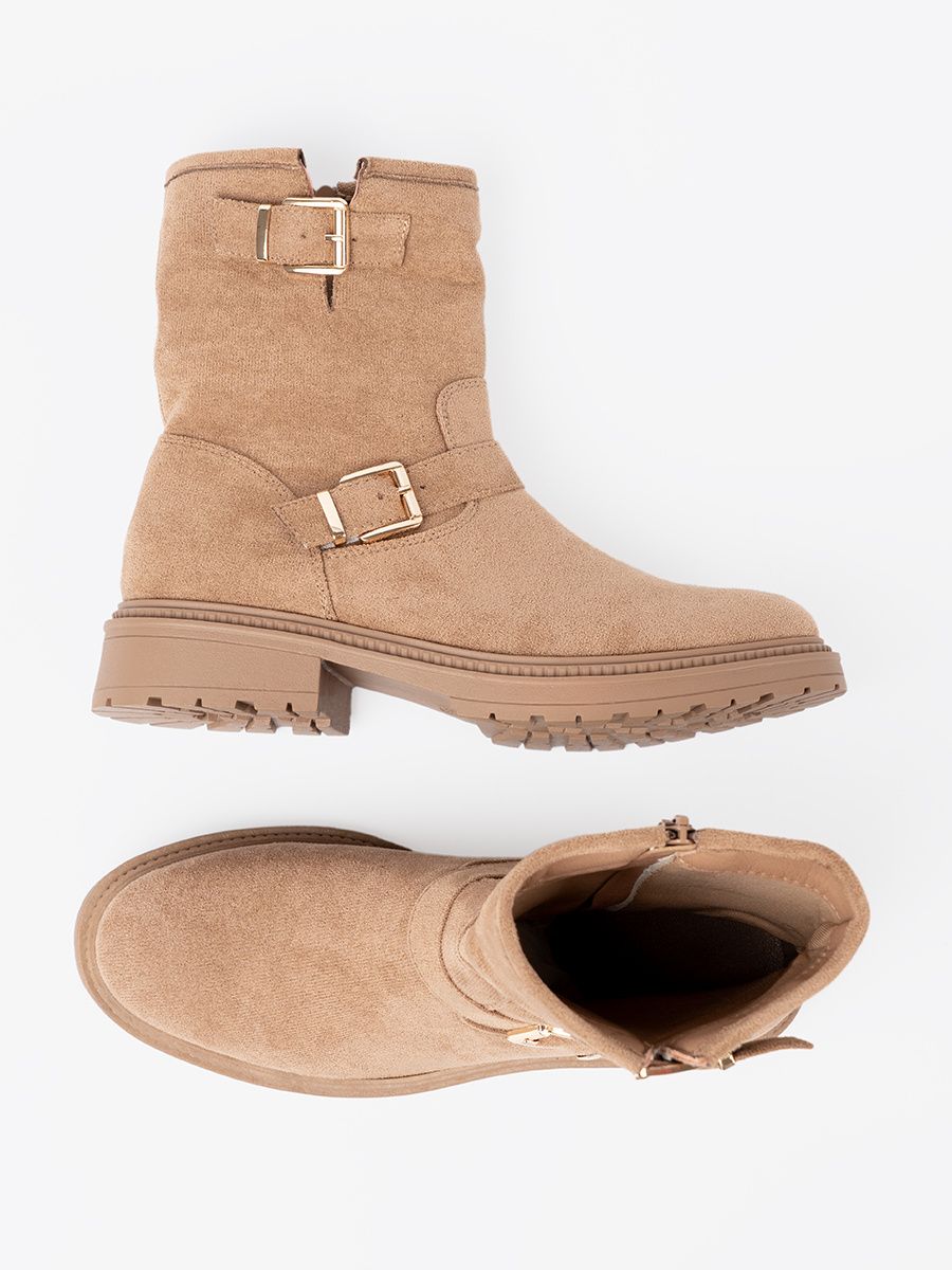 Ghete caramel cu catarame decorative aurii