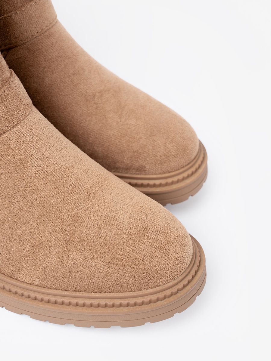 Ghete caramel cu catarame decorative aurii
