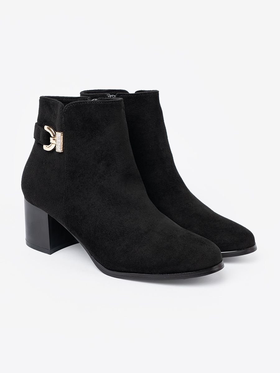 Botine negre elegante cu detalii rafinate