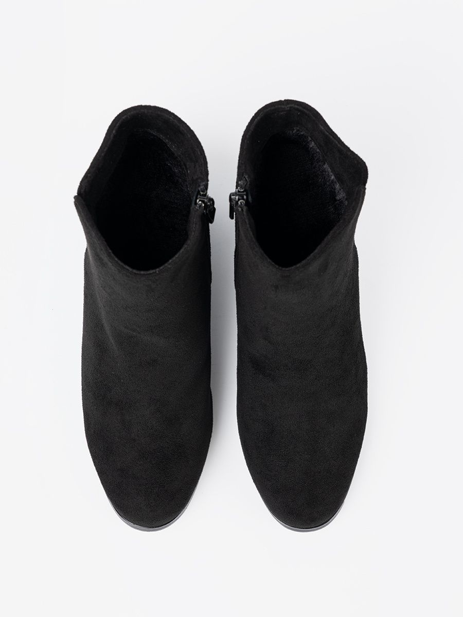 Botine negre elegante cu detalii rafinate