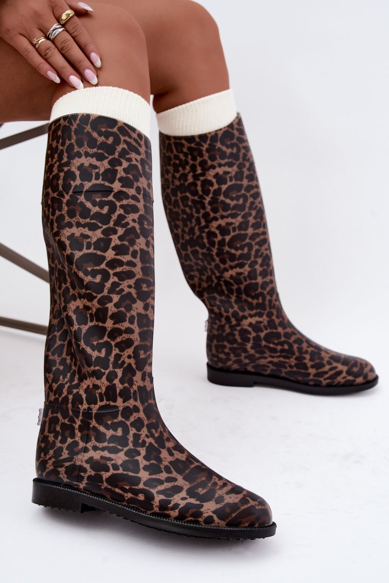 Cizme de cauciuc înalte maro cu toc plat și imprimeu animal print