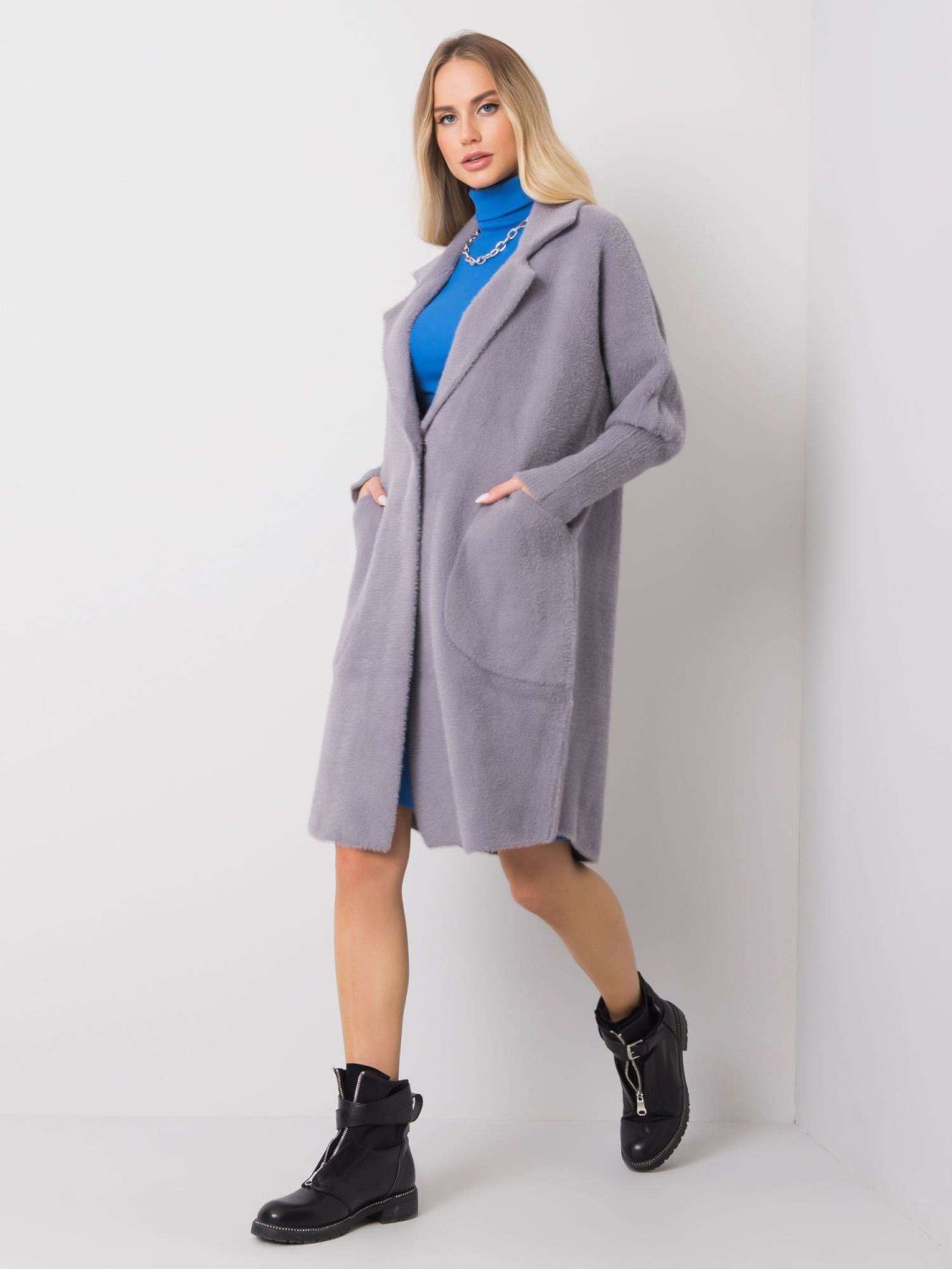 Palton gri din alpaca cu buzunare