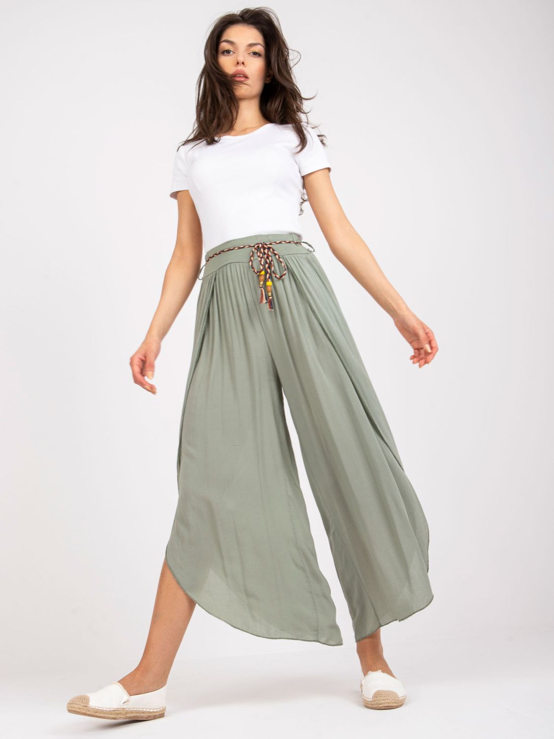 Pantaloni khaki stilati cu talie înaltă